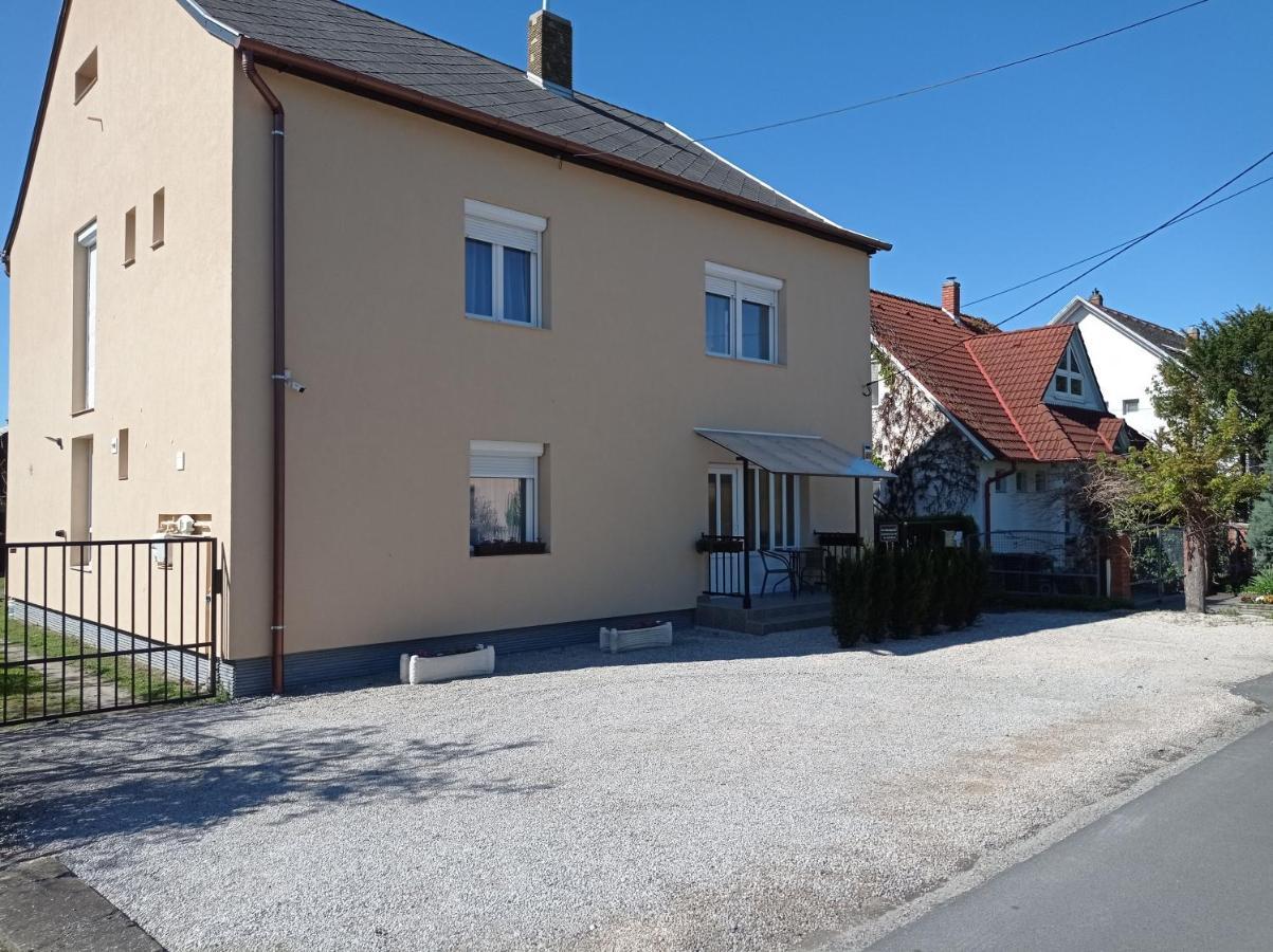 Joe Beach Apartman Keszthely Eksteriør billede